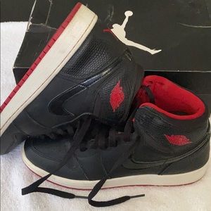 Jordan 1 black and red (girls)